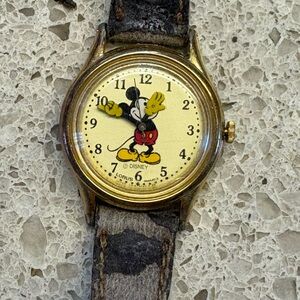 Vintage Lorus WR Mickey Mouse Watch